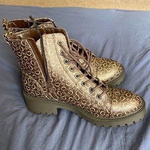 Guess boots size 7.5 brand new dark brown with guess logo